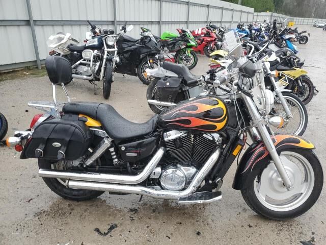 Honda VT1100C2 (SHADOW SABRE)