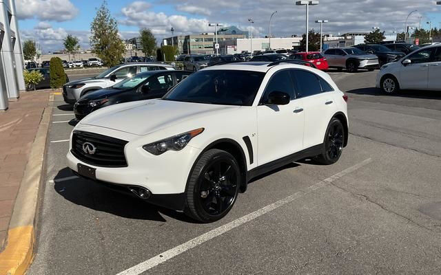 Infiniti QX70
