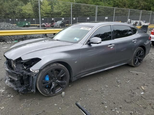 Infiniti Q70L