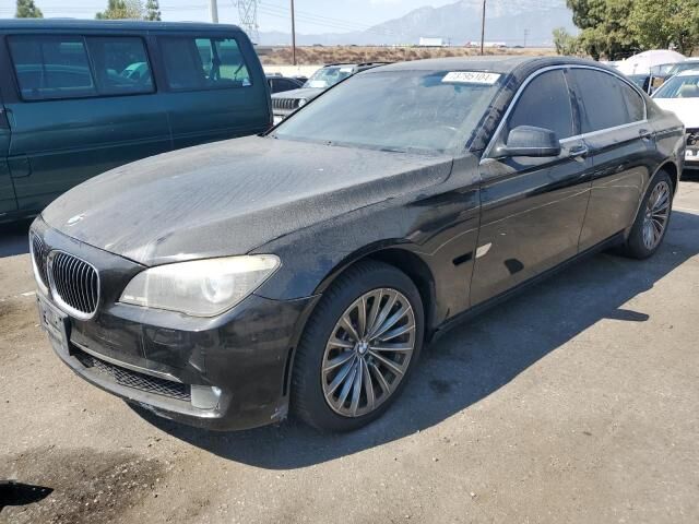 BMW 740i