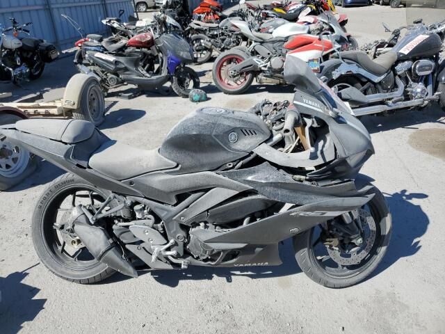 YAMAHA