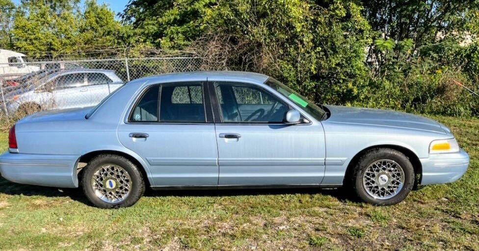 2000 FORD Crown Victoria