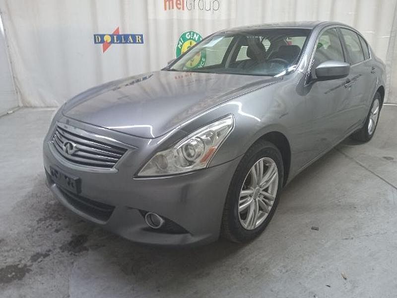 2013 INFINITI G37