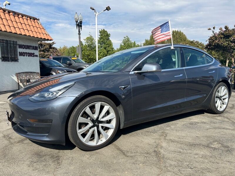 2020 TESLA Model 3