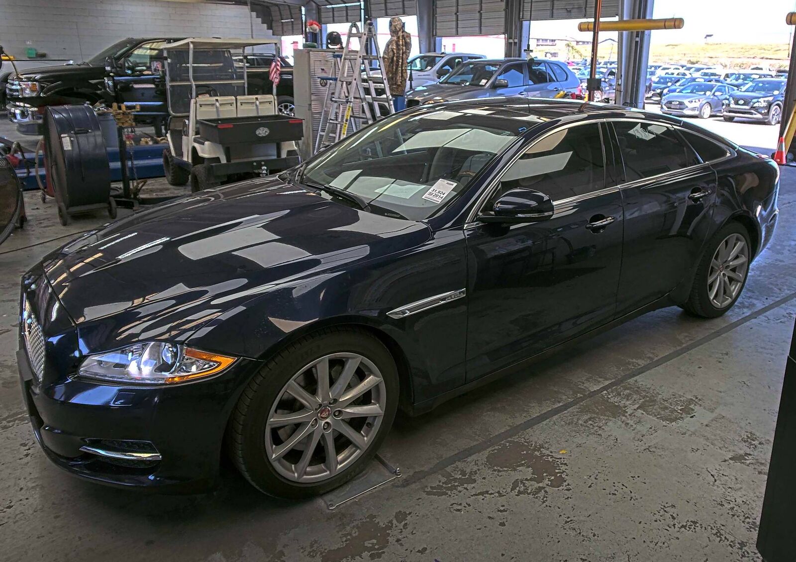 Jaguar XJ