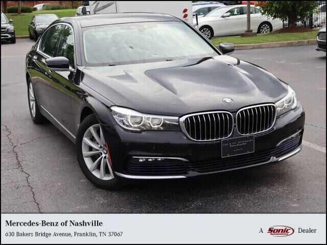 BMW 740i
