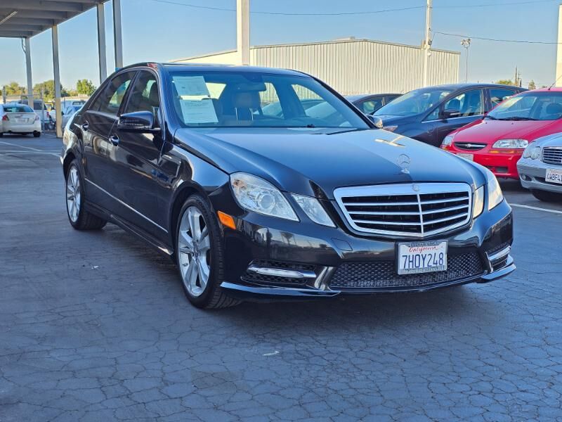 2013 MERCEDES-BENZ E-Class