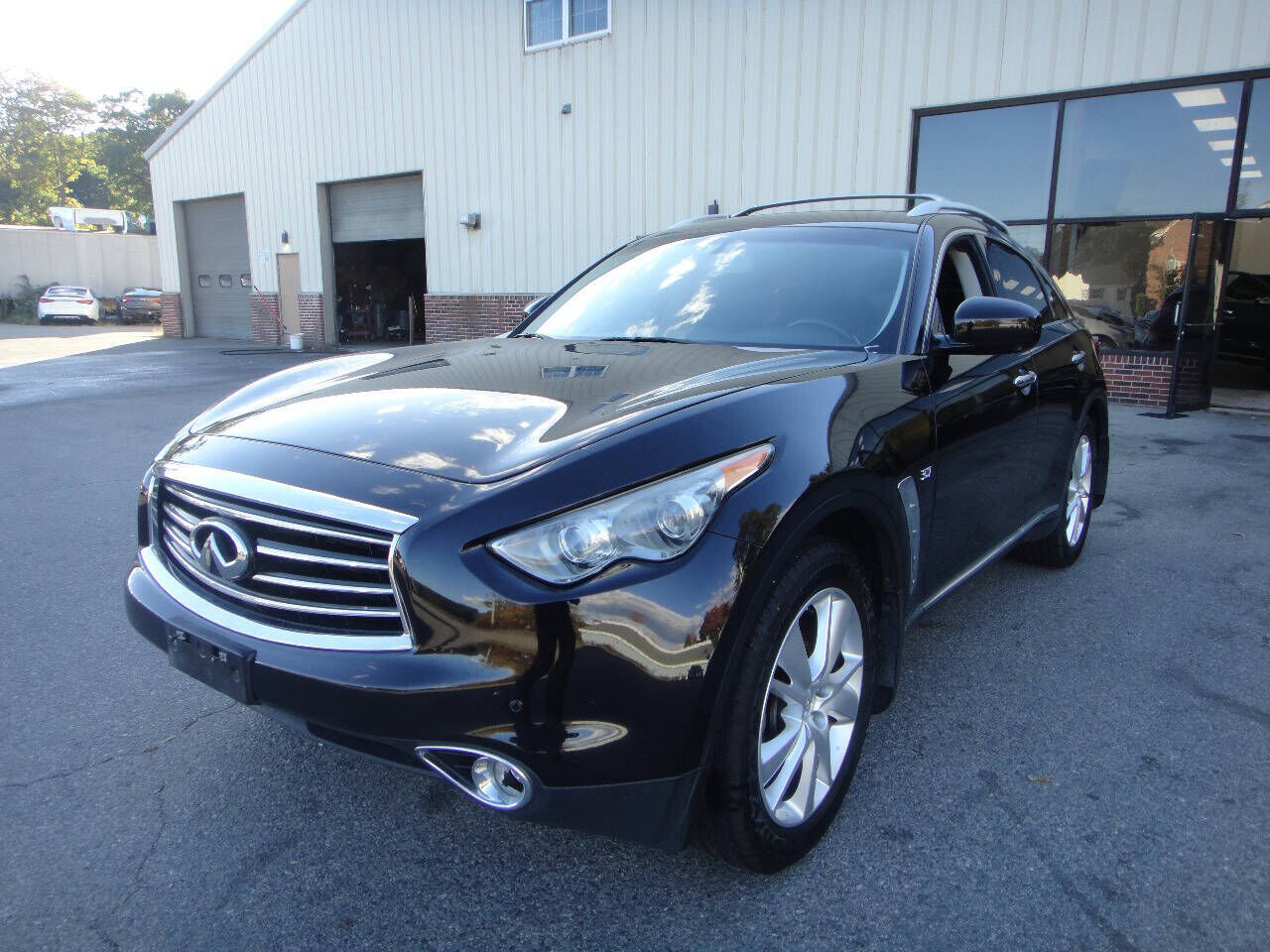 Infiniti QX70