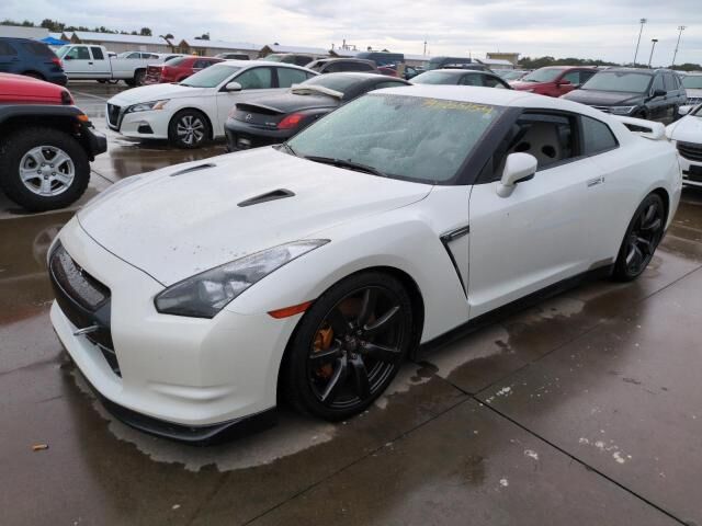Nissan GT-R
