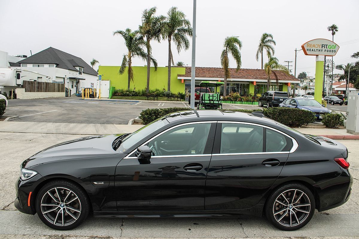 2022 BMW 330e