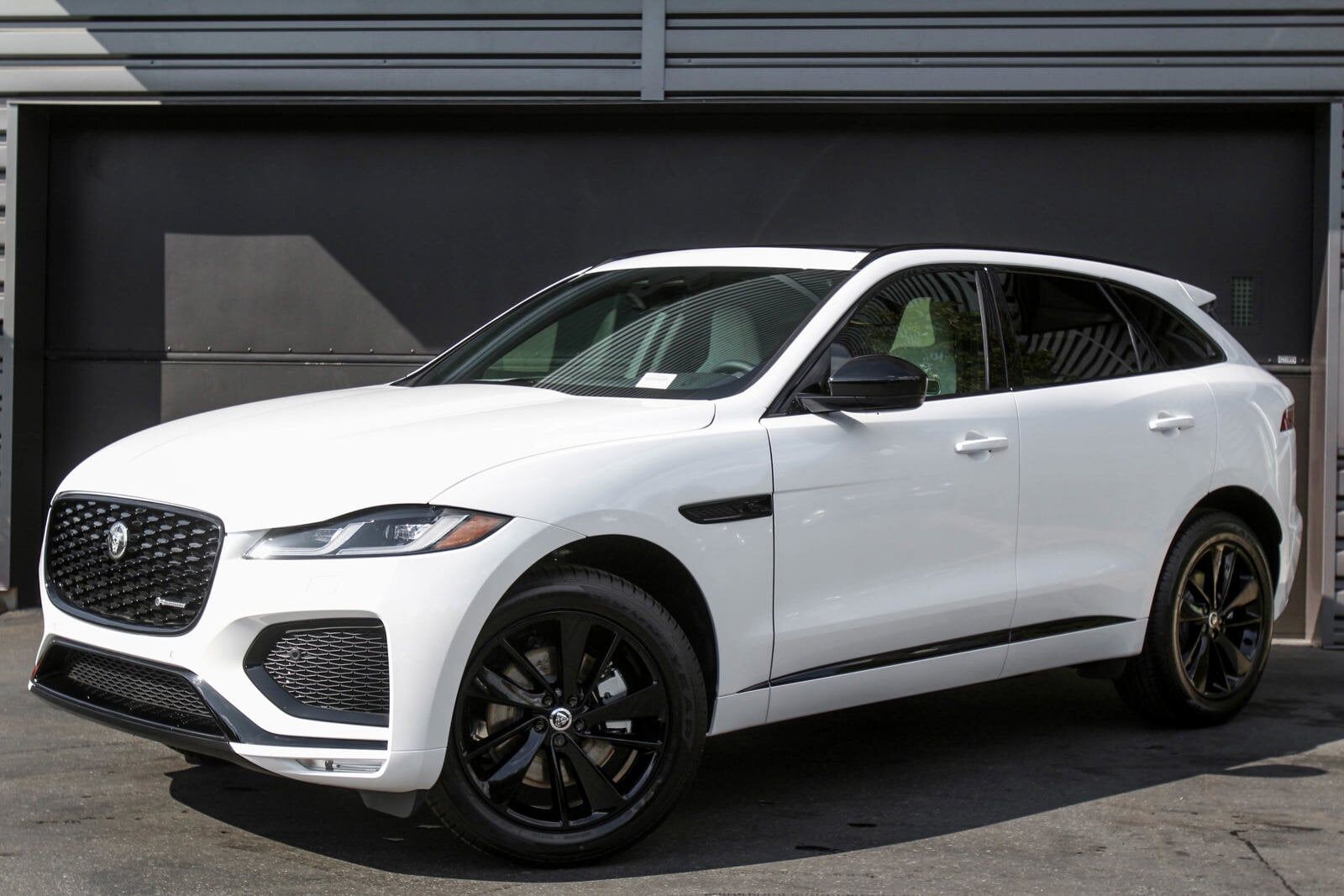 2025 JAGUAR F-Pace