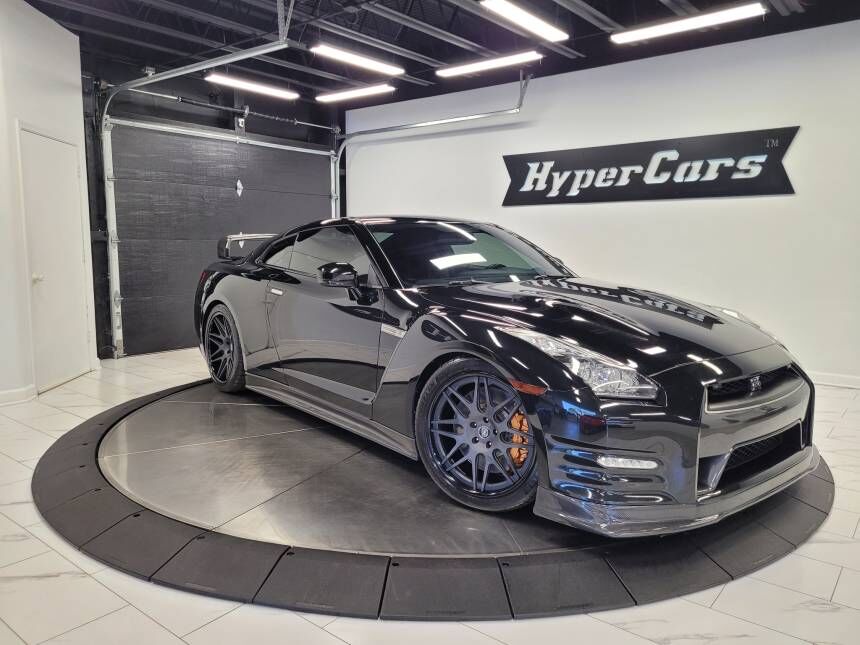 Nissan GT-R
