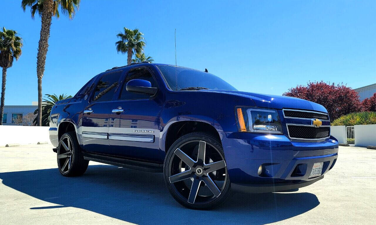 2013 CHEVROLET Avalanche