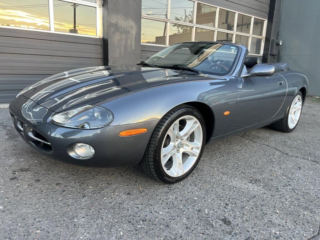 Jaguar XK8