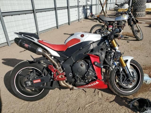 YAMAHA