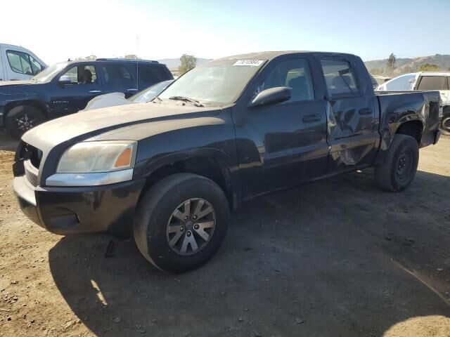 Mitsubishi Raider