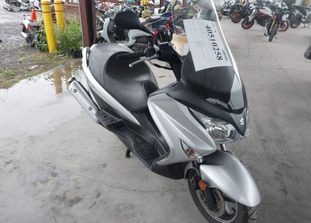 Suzuki UH200L