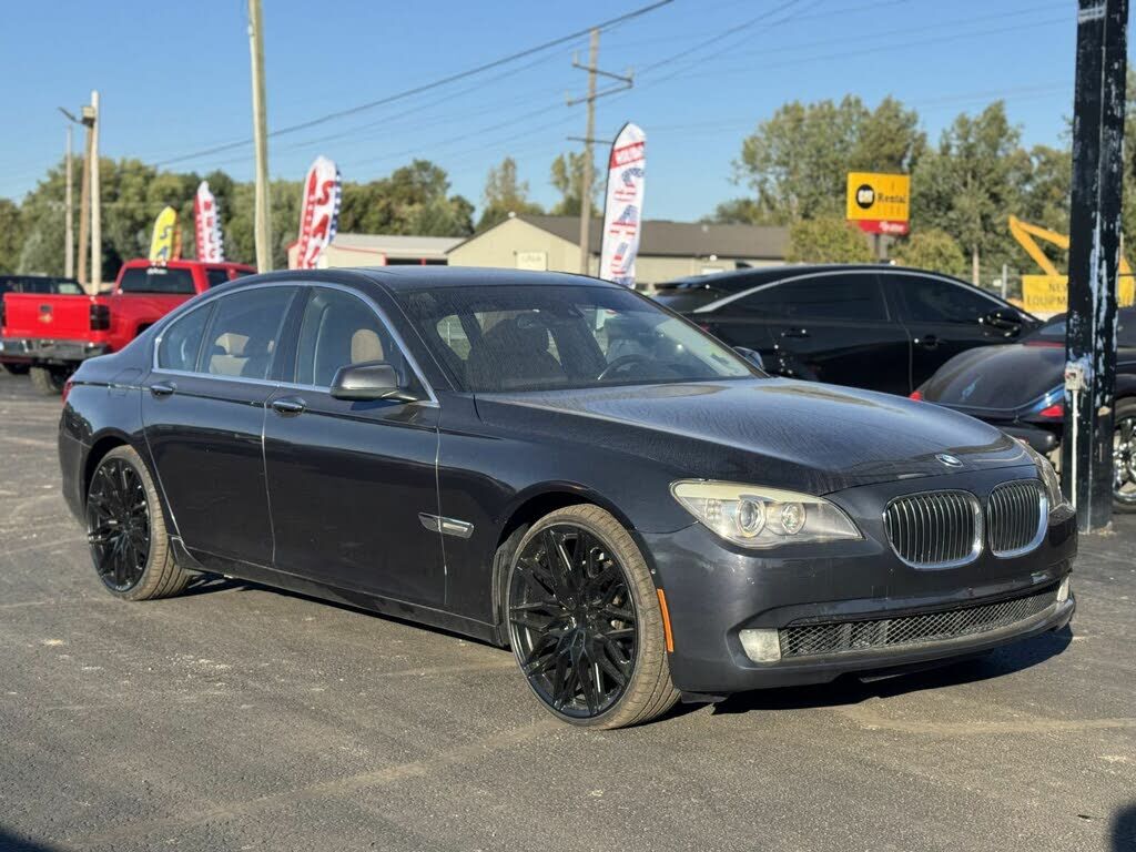 BMW 740i
