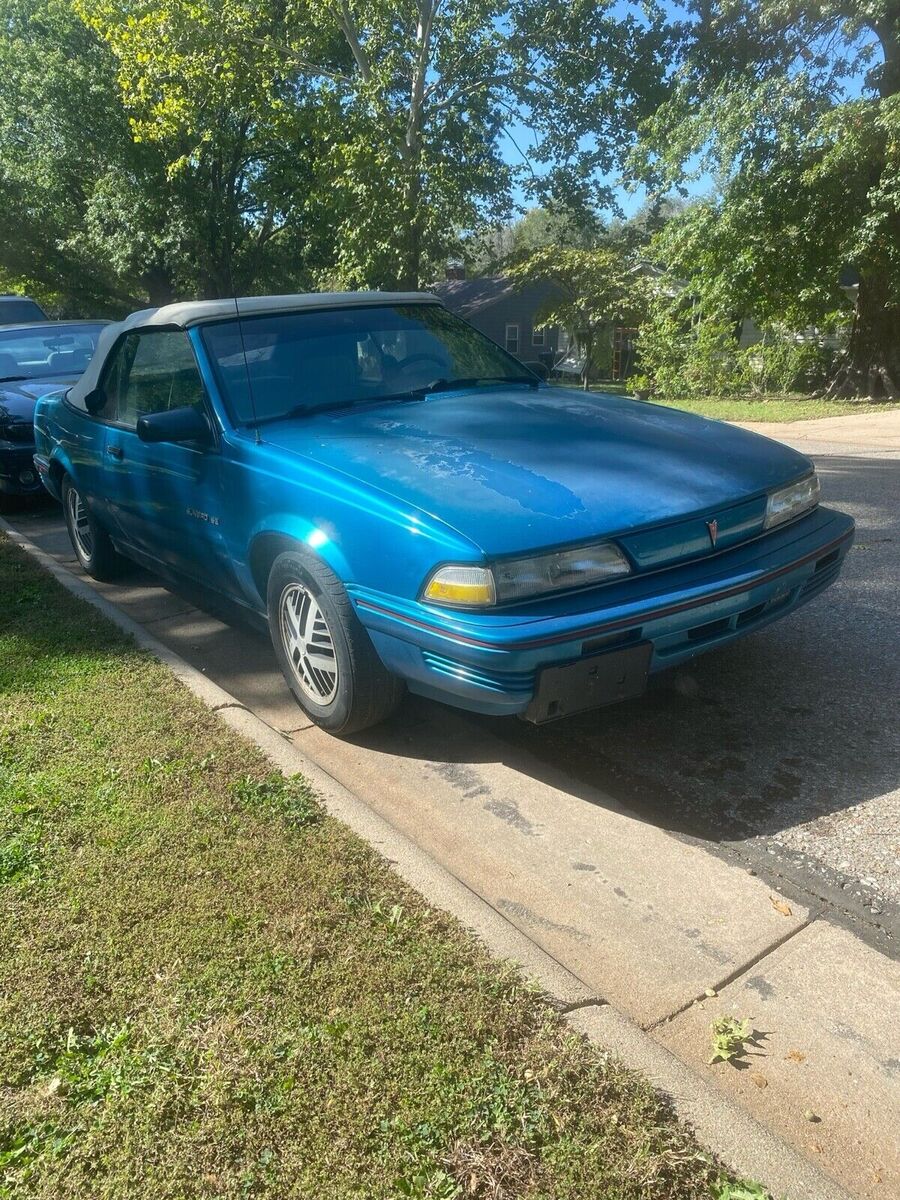 Pontiac Sunbird