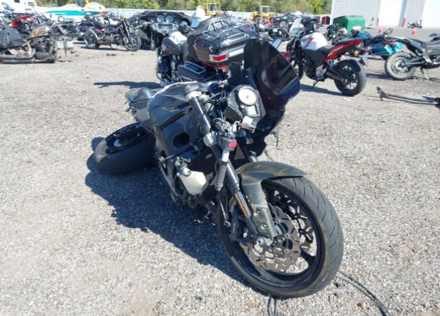 Suzuki GSX-R750