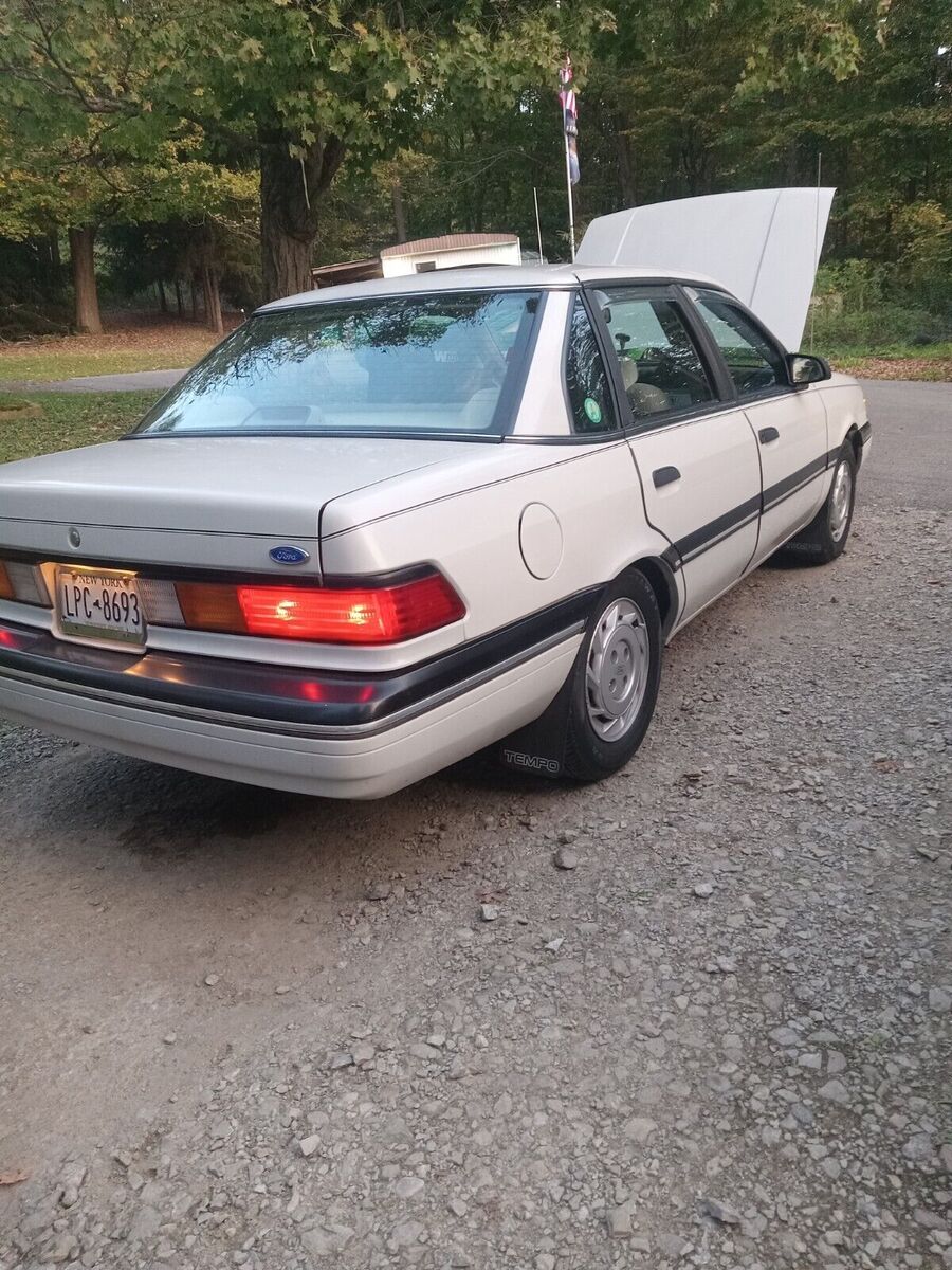 Ford Tempo