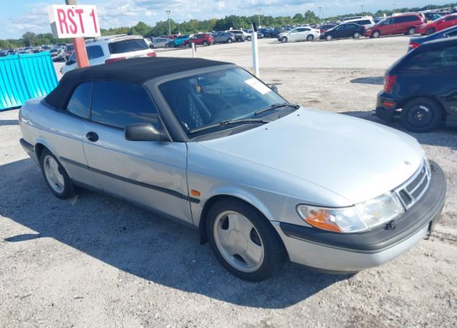 Saab 900