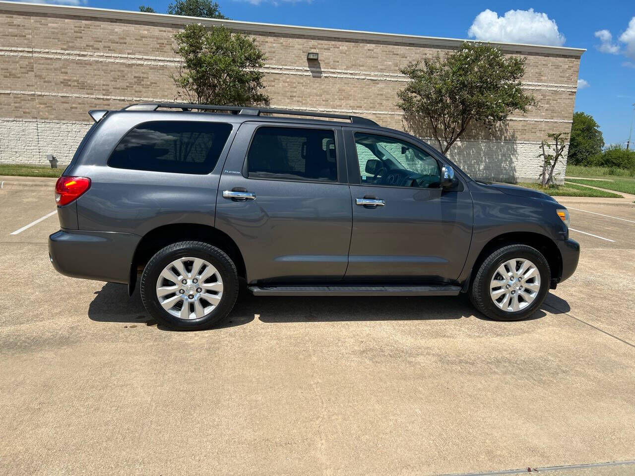 Toyota Sequoia