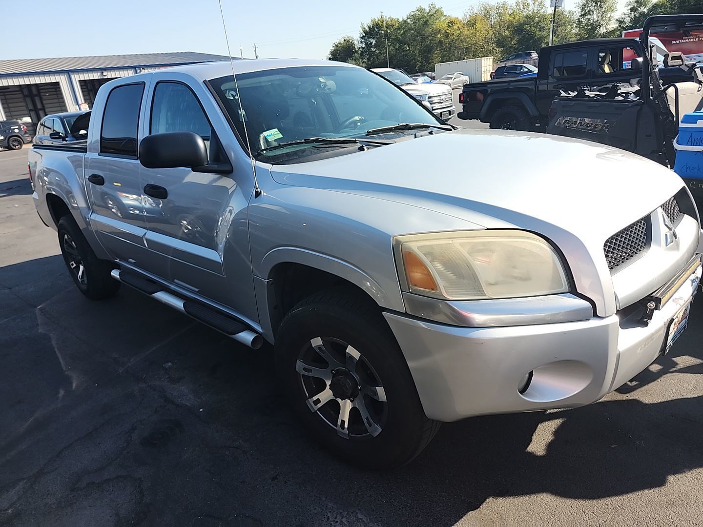 Mitsubishi Raider