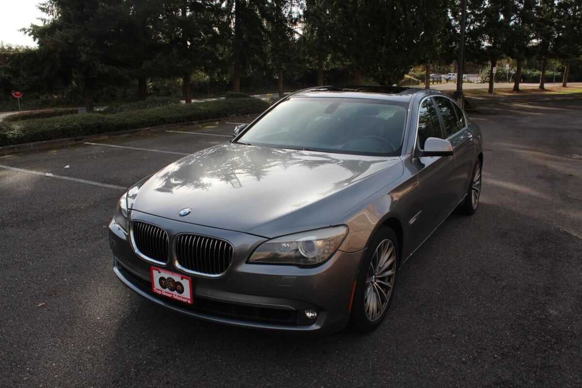 BMW 750i
