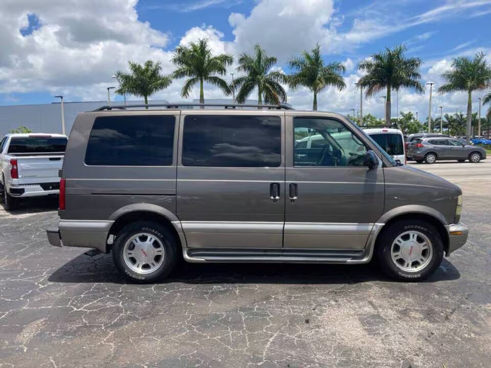 GMC Safari