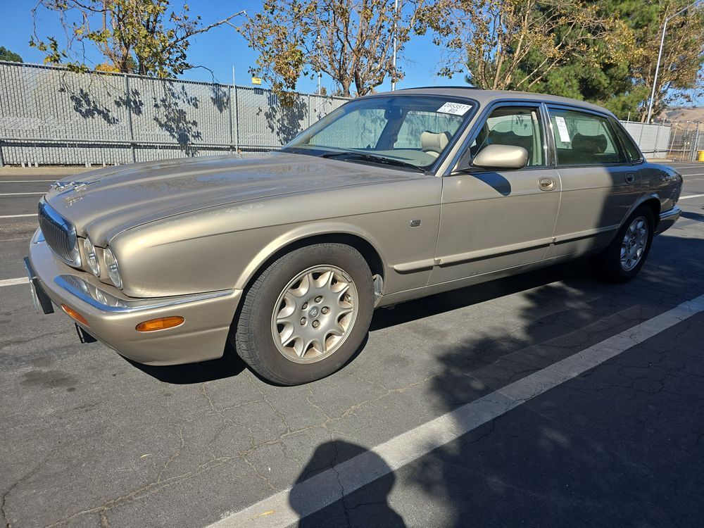 Jaguar XJ