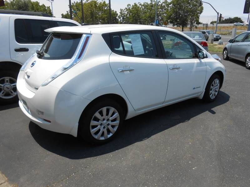 2014 NISSAN Leaf