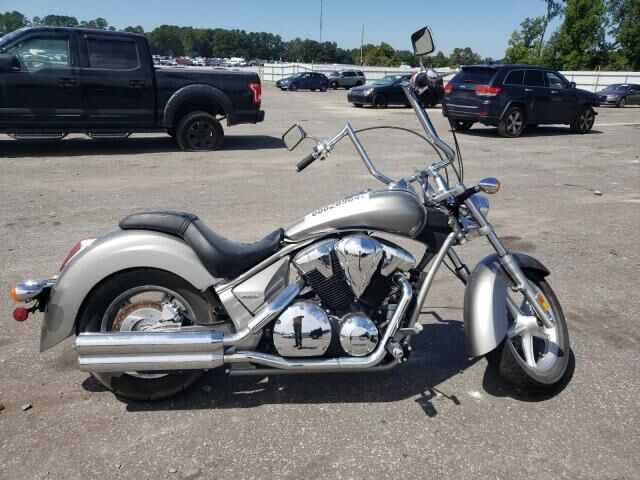 Honda VT1300 (Stateline)
