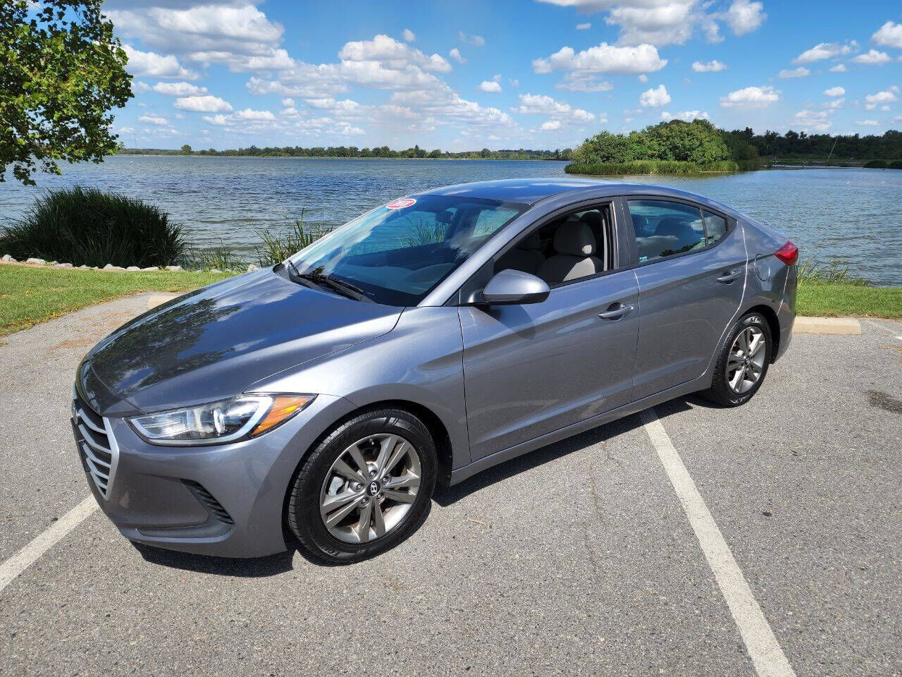 2018 HYUNDAI Elantra