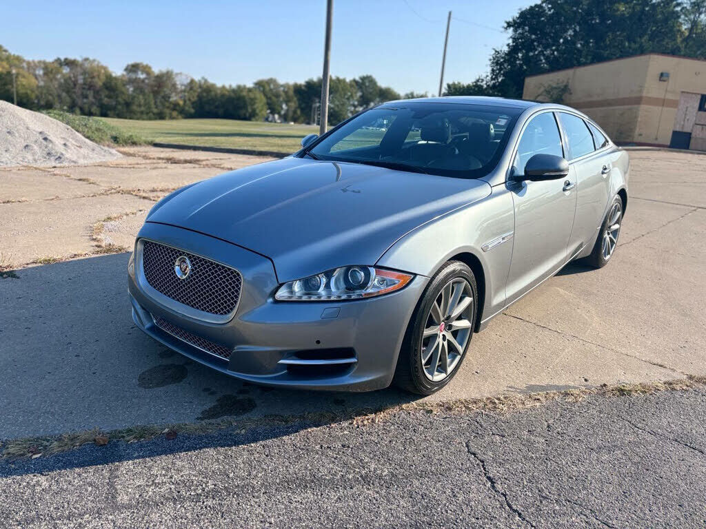 Jaguar XJ
