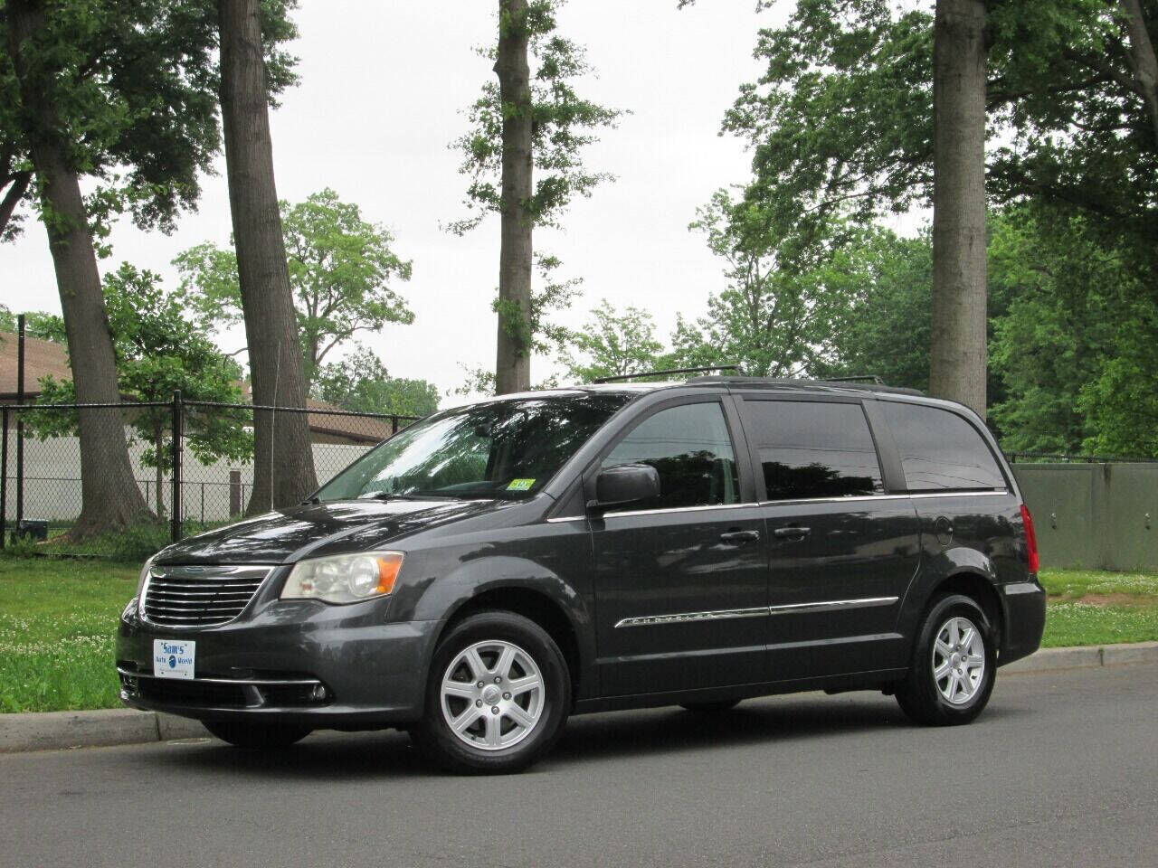 2012 CHRYSLER Town and Country