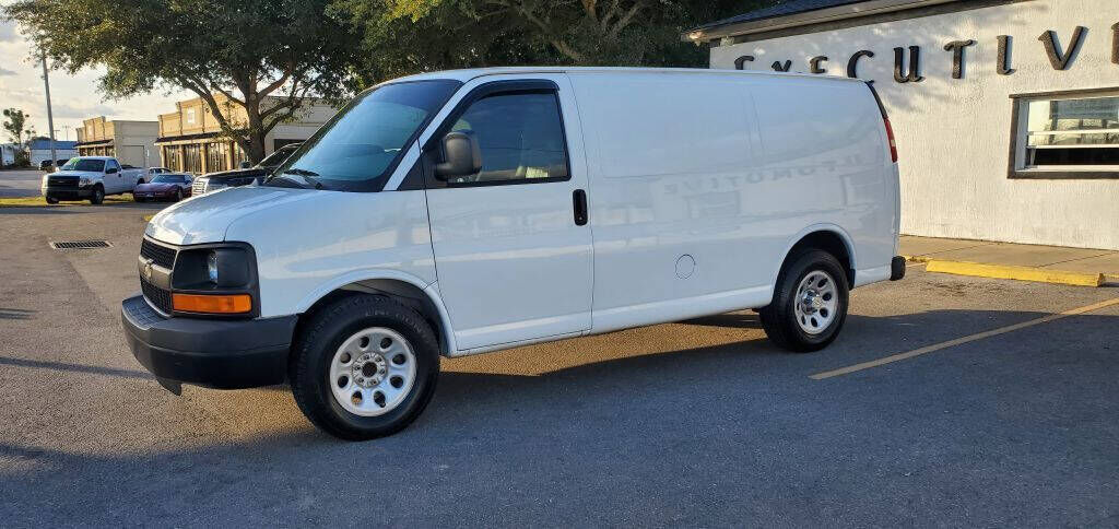 2011 CHEVROLET Express