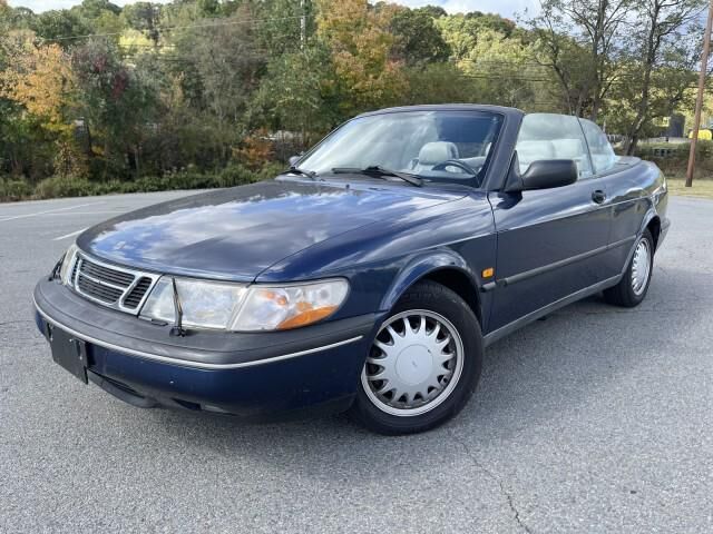 Saab 900