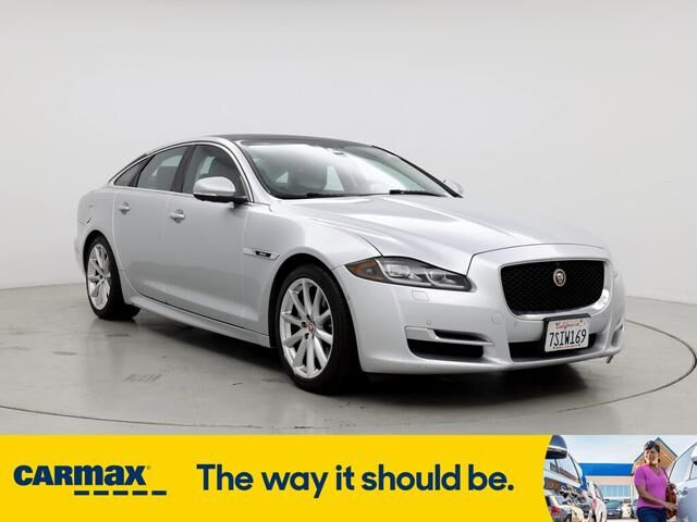 Jaguar XJ