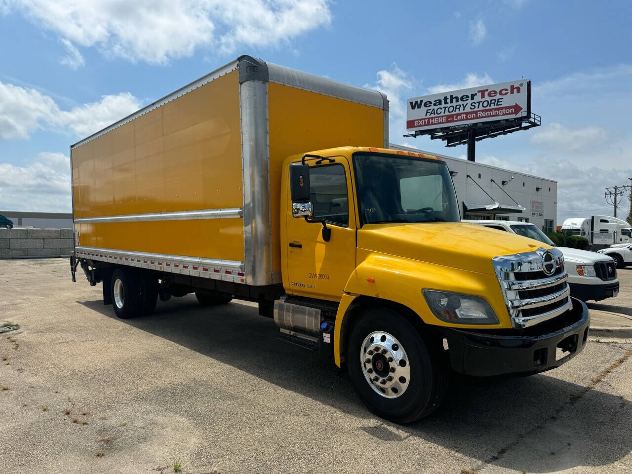2018 HINO Conventional Type Truck