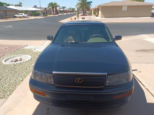 Lexus LS