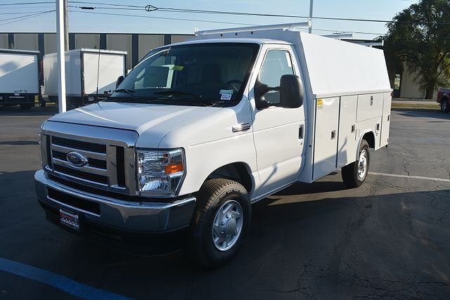 2025 FORD E-350