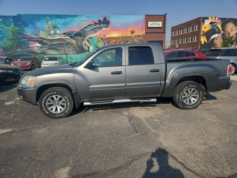 Mitsubishi Raider
