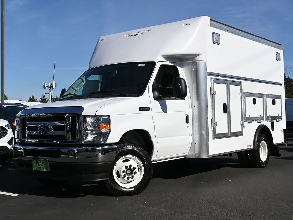 2025 FORD E-450