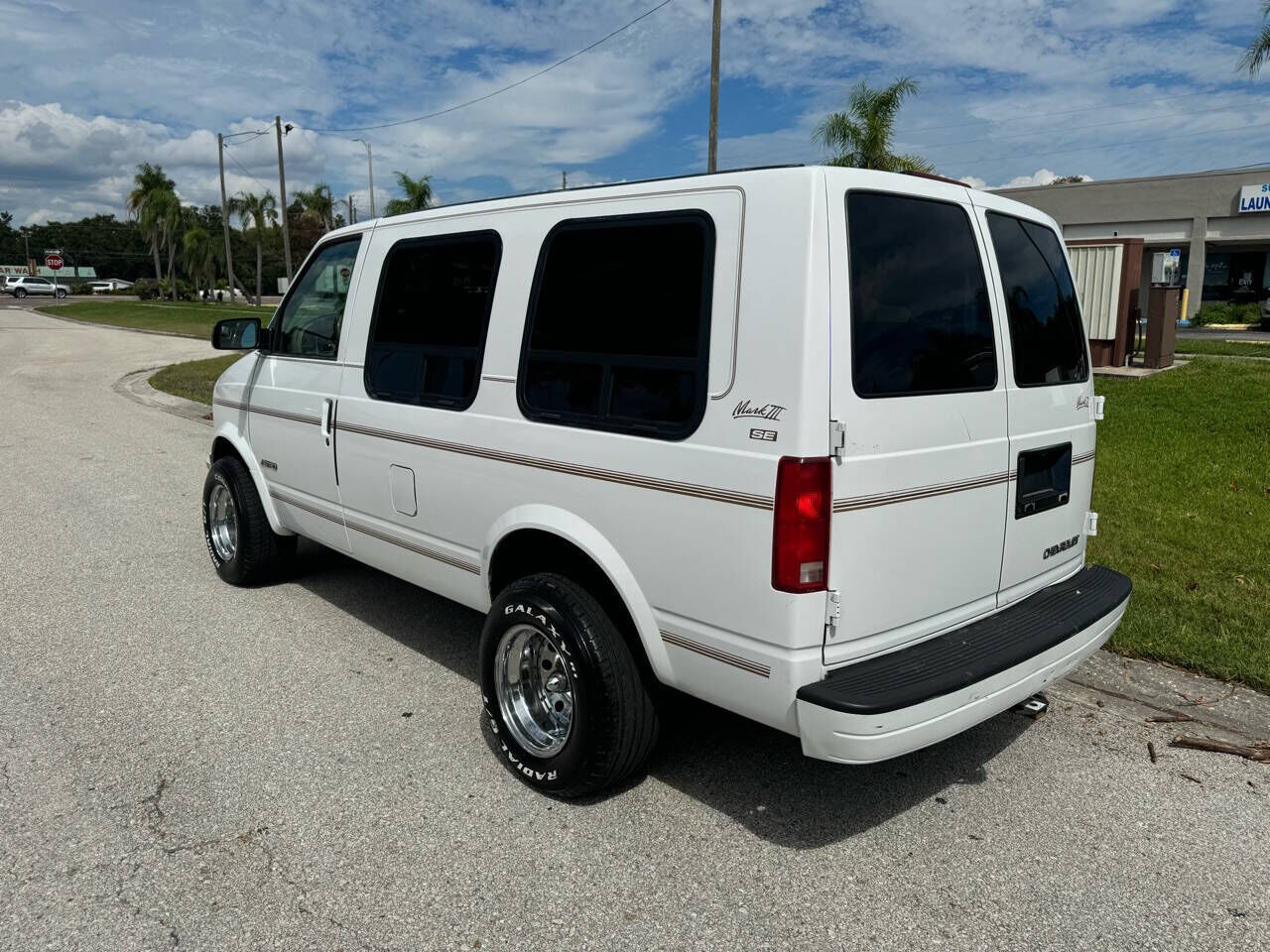 Chevrolet Astro Van
