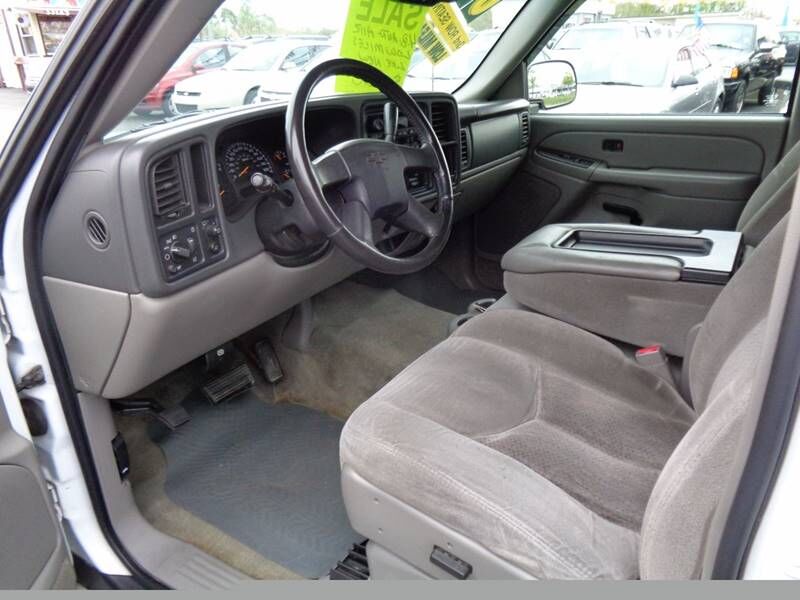2004 CHEVROLET Tahoe