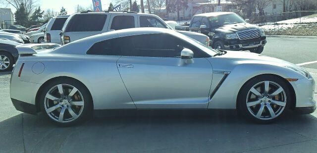 2009 NISSAN GT-R