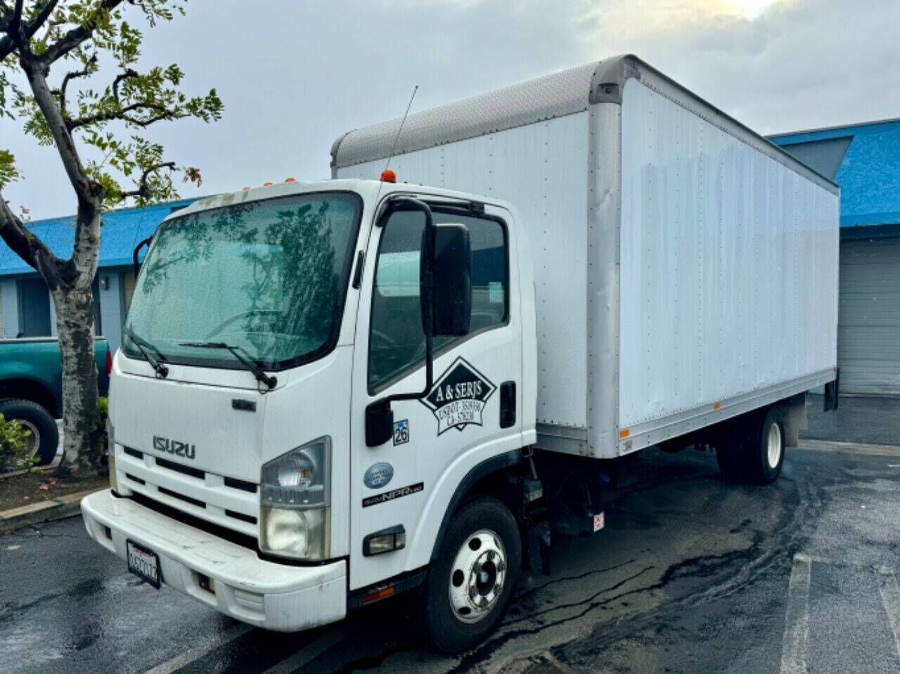 2011 ISUZU NPR/NPR-HD