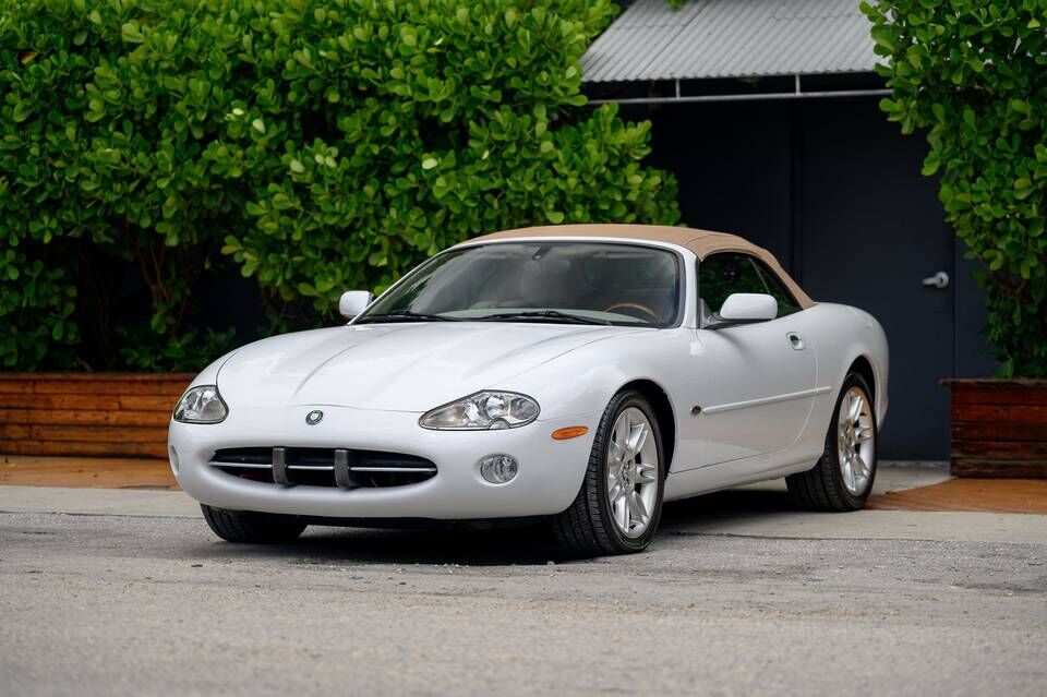 Jaguar XK8