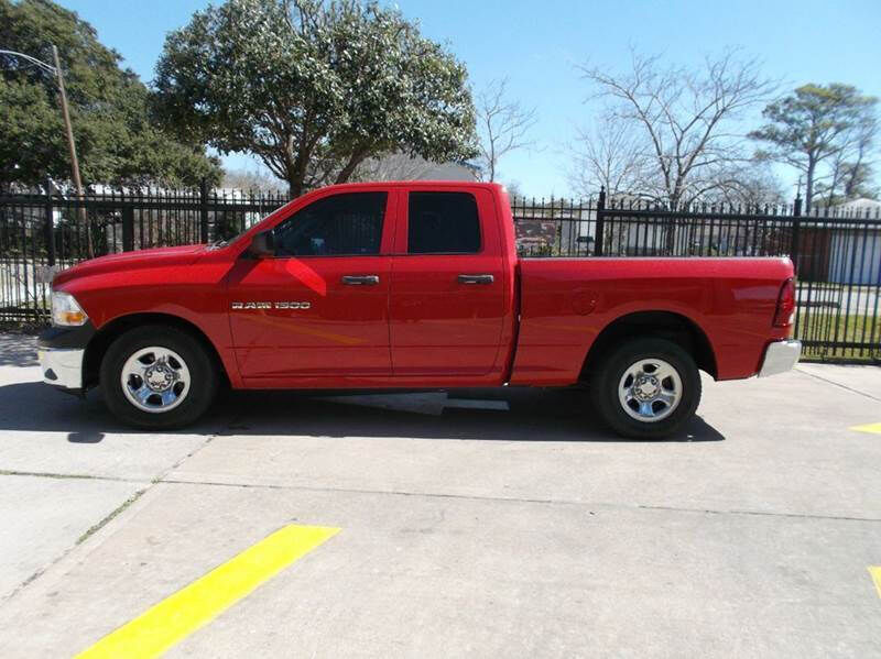 2011 DODGE Ram